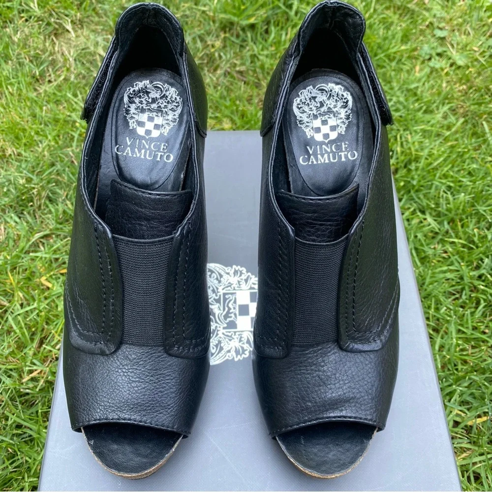 Vince Camuto Pernot Black Leather Booties size 7M - Picture 4 of 10